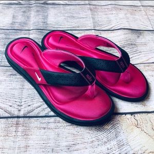 EUC Nike Comfort Flip Flops Size 8
